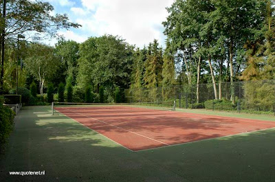 Instalación exterior en el parque de la villa holandesa