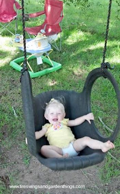 Cubierta de rueda de auto reciclada como juego para exteriores Hamaca de jardín hecha de neumáticos