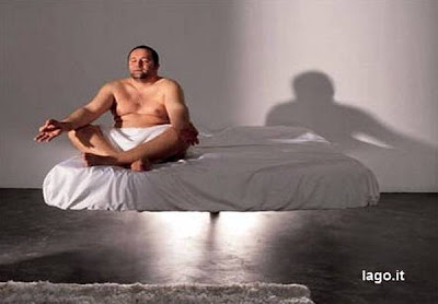 Cama doble flotante Cama suspendida montada a la pared