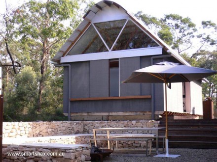 Cabaña ecológica vista en perspectiva Casa cabaña ecológica