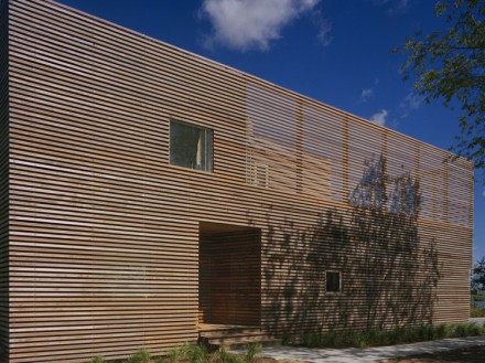 casa-en-playa-fachada Fachada de casa en playa