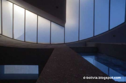 Residencia de gran superficie Lucernario en una amplia residencia contemporánea en La Paz