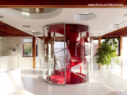 piramide-posmoderna-escalera Escalera caracol