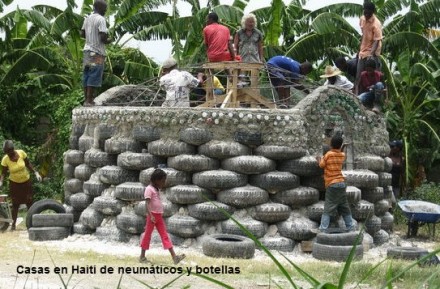 casas-haiti-neumaticos-botellas Vivienda económica