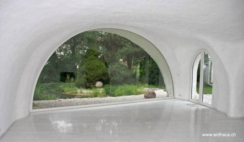 Ambiente interior con abertura semicircular