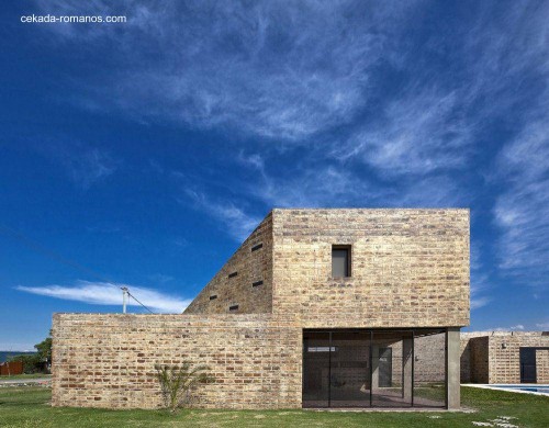 Casa contemporánea de suburbio