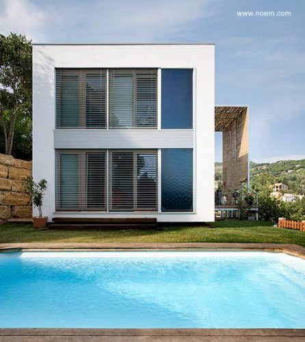 Casa contemporánea de dos plantas