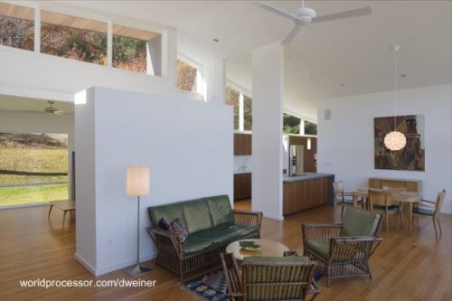 Un sector de sala en el amplio open plan central