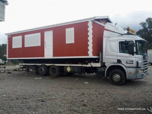 Casa móvil prefabricada sobre un camión