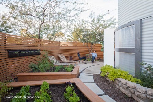 Patio exterior de la pequeña casa