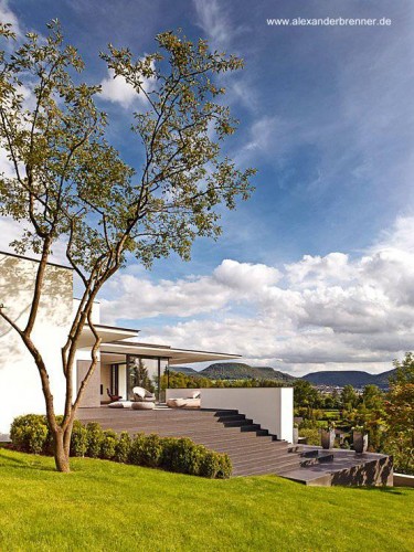 Un extremo de la estructura con terraza