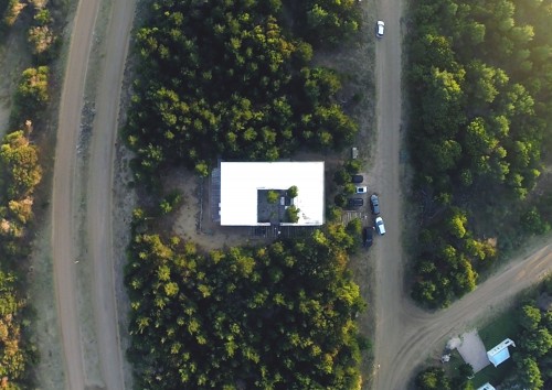 Vista aérea de la casa en el loteo