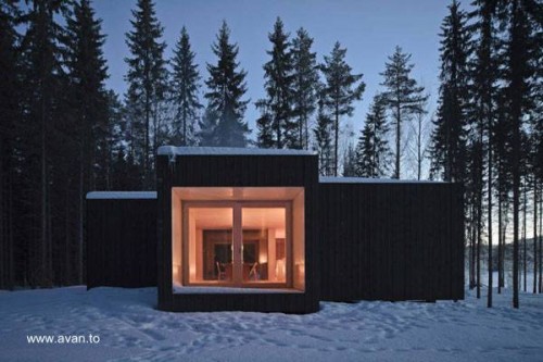Casa minimalista de madera en Finlandia