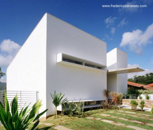 Casa residencial minimalista en Brasil