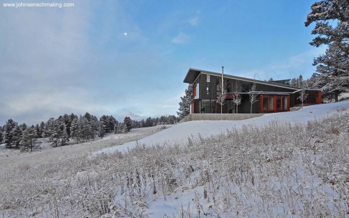 Perfil de la casa en invierno