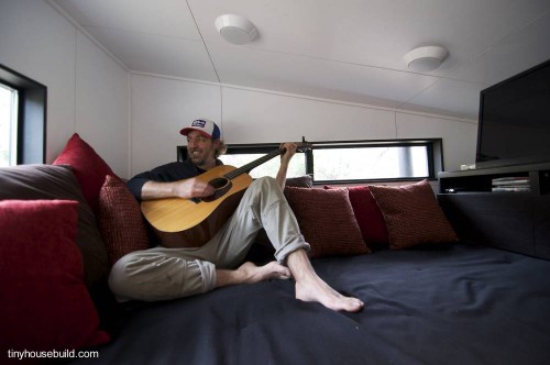 Loft en un extremo de la pequeña casa