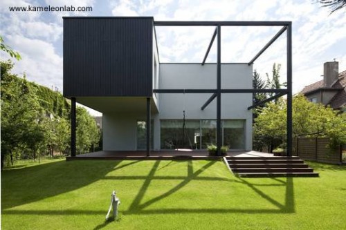 Casa Cubo Negro en Polonia de KameleonLab