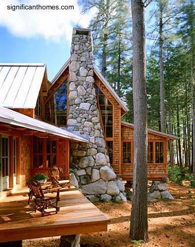 Cabaña de troncos con chimenea de piedra en Maine Estados Unidos