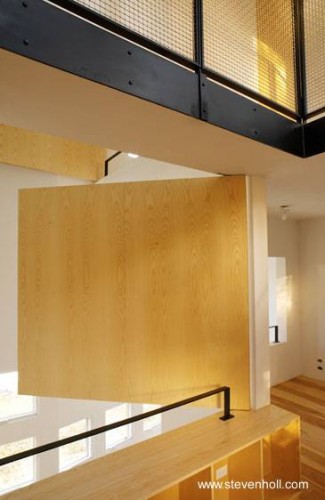 Panel de madera en un nivel superior