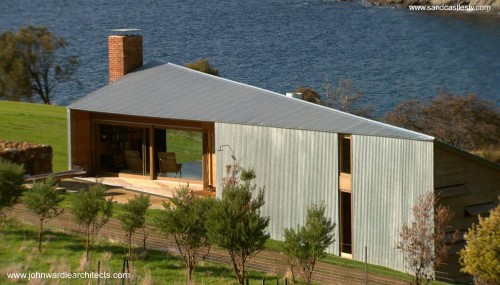 Moderna casa de madera y metal en Australia