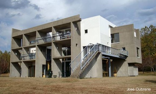 Casa triple Moderna en Estados Unidos inspirada en Le Corbusier