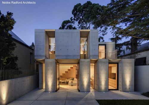 Casa urbana de concreto en Australia