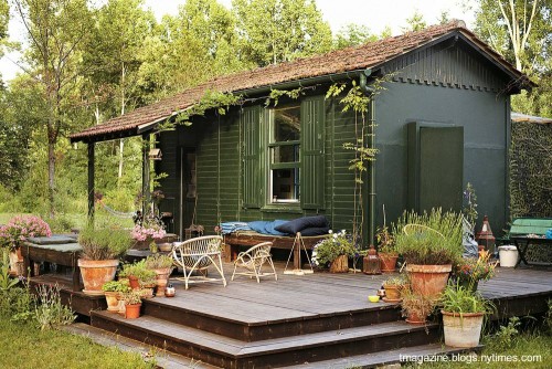 Casa de campo pequeña de madera