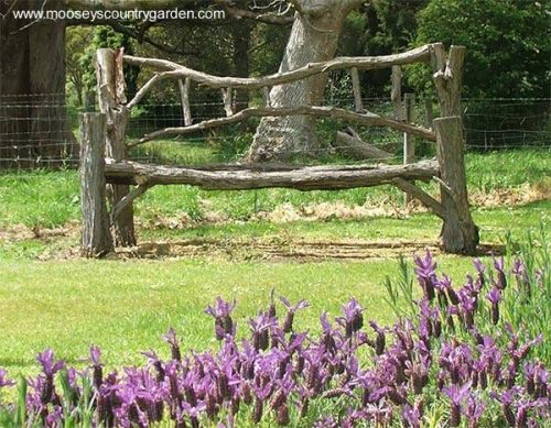 Banco rústico de jardín