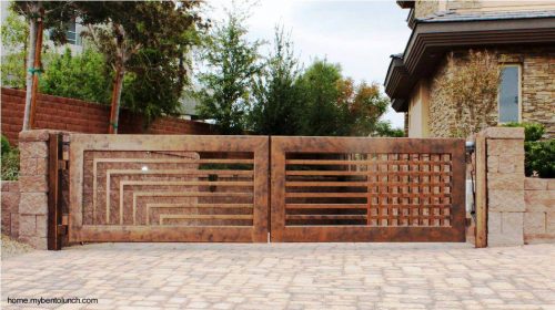 Moderno portón de metal con diseño único